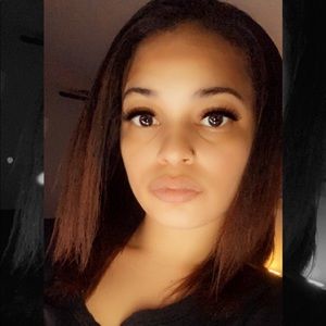 Meet your Posher, Shaina